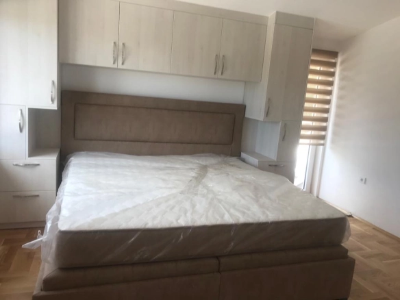 Kuća 200 m² sa pogledom na planine i placom 750 m² – Krimovica, Kotor