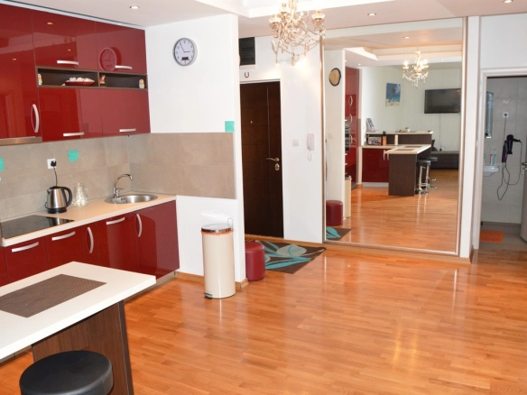 Jednosoban stan 75 m² sa pogledom na more i planine – Rafailovići, Budva