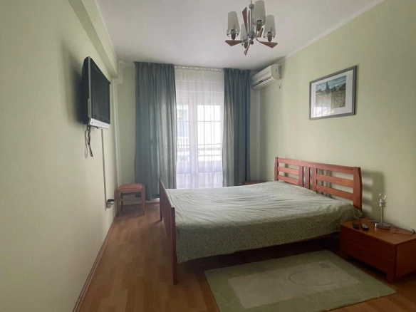 Izdavanje: Jednosoban stan 66 m² moderno renoviran – Rafailovići, Budva