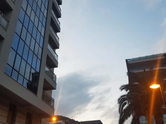 Izdavanje: Jednosoban stan u centru Budve prije sezone – Budva