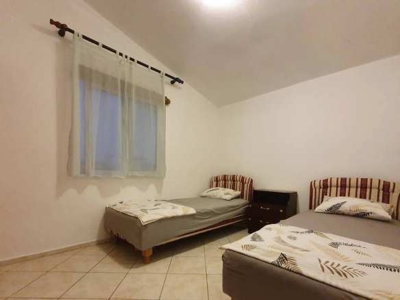 Izdavanje: Dvosoban stan 80 m² sa terasom i parkingom – Ilino, Bar