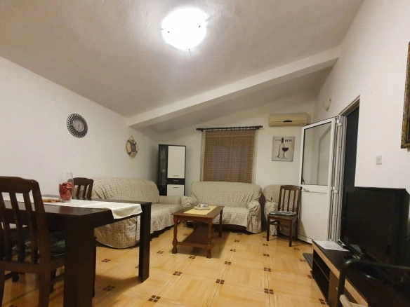 Izdavanje: Dvosoban stan 80 m² sa terasom i parkingom – Ilino, Bar