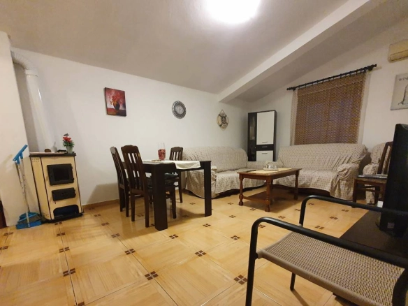 Izdavanje: Dvosoban stan 80 m² sa terasom i parkingom – Ilino, Bar