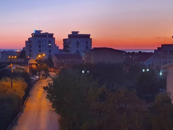 Izdavanje: Dvosoban stan 80 m² sa terasom i parkingom – Ilino, Bar