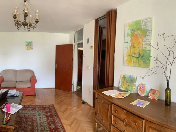 Trosoban stan 105 m² sa dvije terase i liftom – Bar