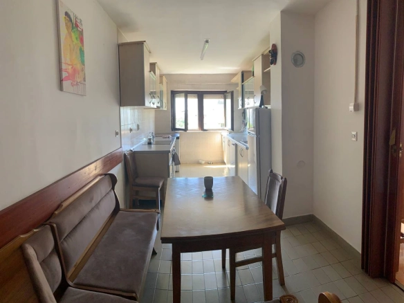 Trosoban stan 105 m² sa dvije terase i liftom – Bar