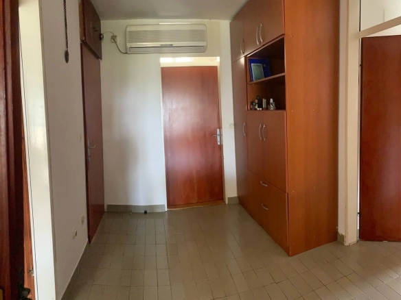 Trosoban stan 105 m² sa dvije terase i liftom – Bar