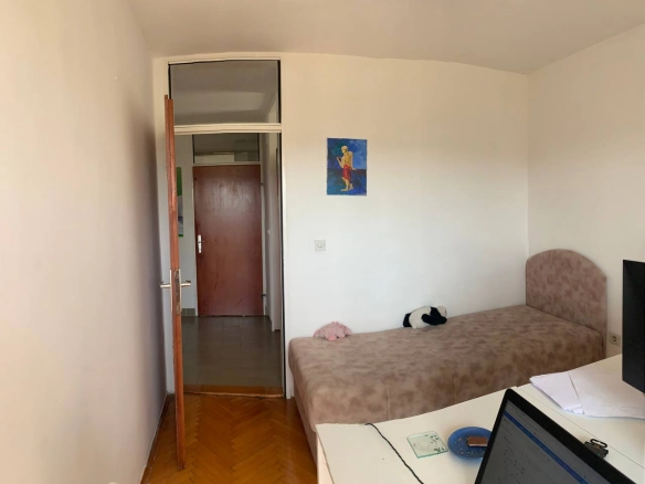 Trosoban stan 105 m² sa dvije terase i liftom – Bar