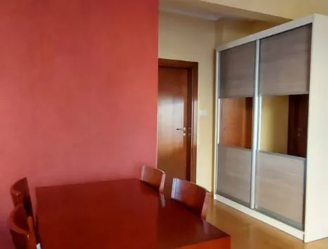 Izdavanje: Jednosoban stan 30 m² u centru, 400 m od mora – Bar