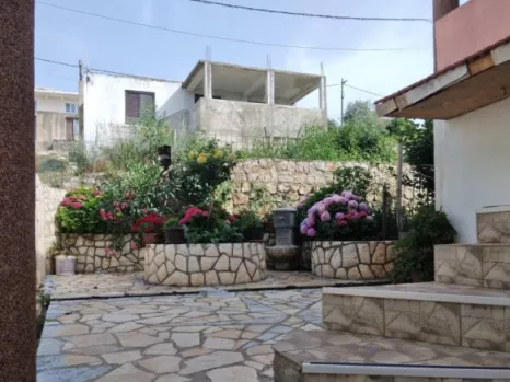 Kuća 300 m² na tri etaže sa pomoćnim objektom – Dobra Voda, Bar