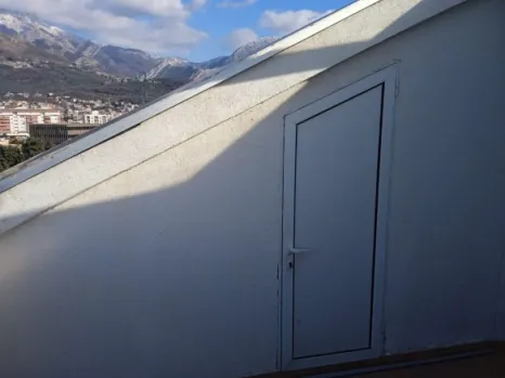 Trosoban stan 100 m² sa pogledom na more – Bar