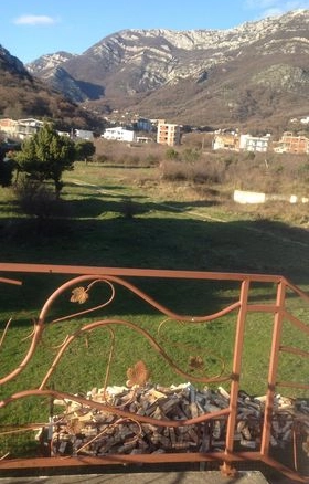 Izdavanje: Kuća 65 m² sa 4 spavaće sobe, 500 m od plaže – Sutomore, Bar