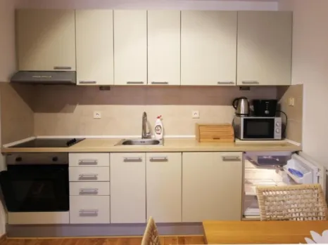 Izdavanje: Dvosoban stan 70 m² u kompleksu sa 2 bazena – Pržno, Budva