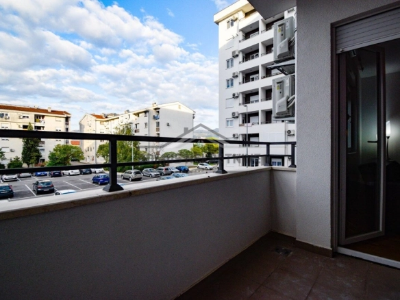 Jednosoban stan 45 m² + parking, Stari Aerodrom – Podgorica
