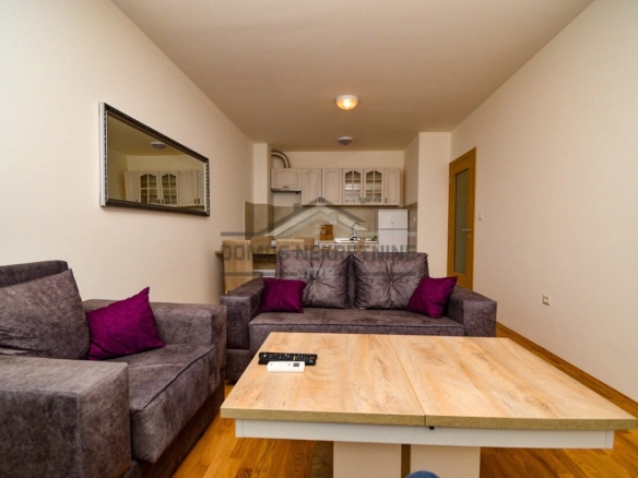 Jednosoban stan 45 m² + parking, Stari Aerodrom – Podgorica