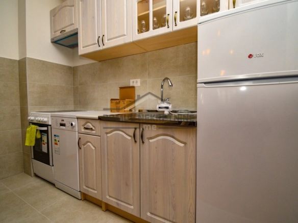 Jednosoban stan 45 m² + parking, Stari Aerodrom – Podgorica