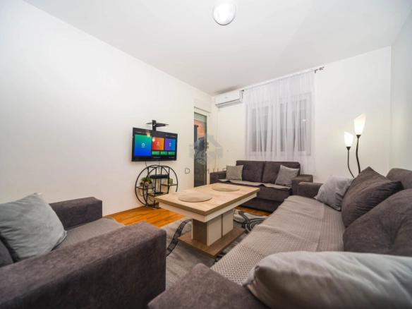 Jednosoban stan 45 m² + parking, Stari Aerodrom – Podgorica