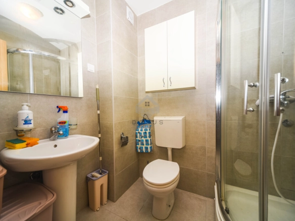 Jednosoban stan 45 m² + parking, Stari Aerodrom – Podgorica