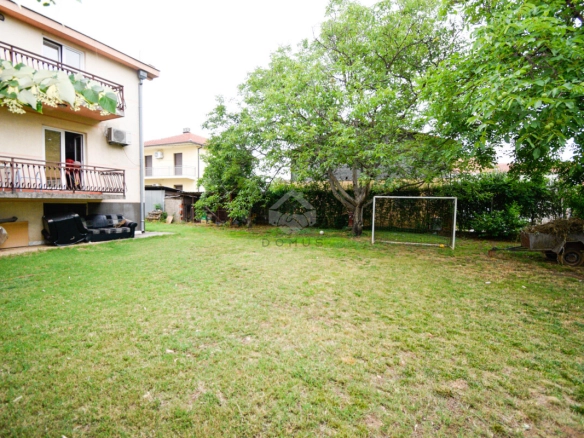 Porodična kuća 477 na placu od 1.660 m², Donja Gorica – Podgorica