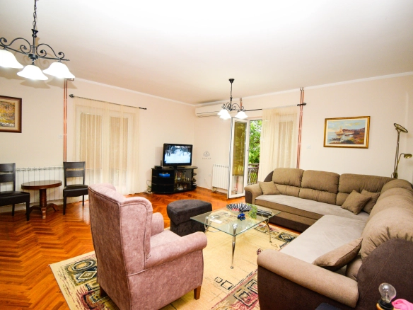 Porodična kuća 477 na placu od 1.660 m², Donja Gorica – Podgorica