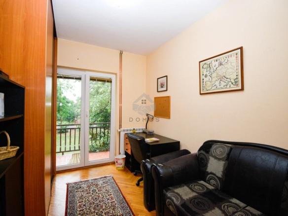 Porodična kuća 477 na placu od 1.660 m², Donja Gorica – Podgorica