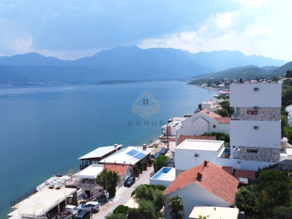 Luksuzna vila 315 m² na placu 450 m², Krašići – Tivat