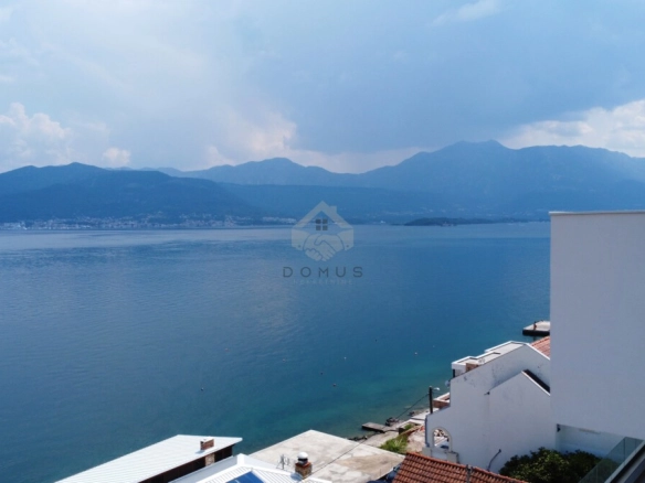 Luksuzna vila 315 m² na placu 450 m², Krašići – Tivat