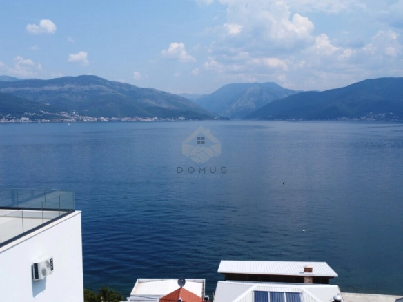Luksuzna vila 315 m² na placu 450 m², Krašići – Tivat