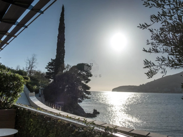 Jednosoban luksuzan stan 95 m² sa pogledom na more, Dukley Gardens – Budva