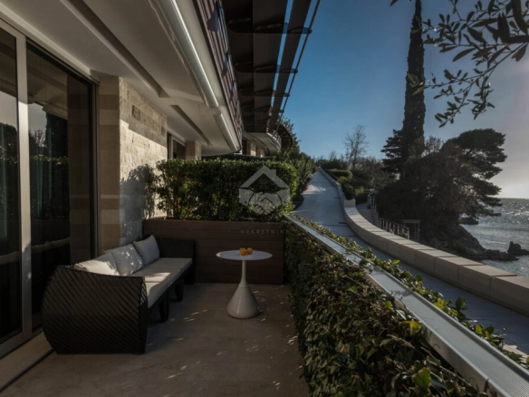 Jednosoban luksuzan stan 95 m² sa pogledom na more, Dukley Gardens – Budva