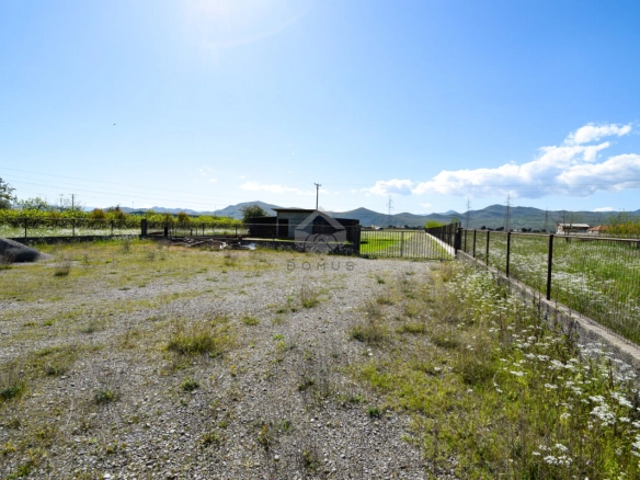 Magacin 150 m² na placu 700 m², Dahna – Podgorica