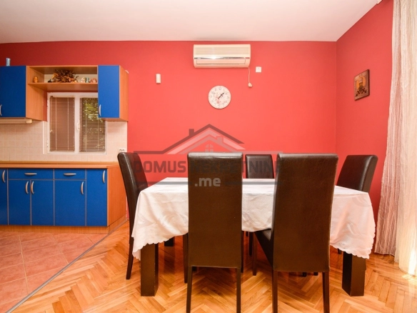 Porodična kuća 250 m² na placu 600 m², Donja Gorica – Podgorica