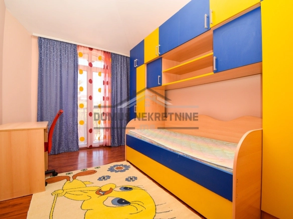 Porodična kuća 250 m² na placu 600 m², Donja Gorica – Podgorica