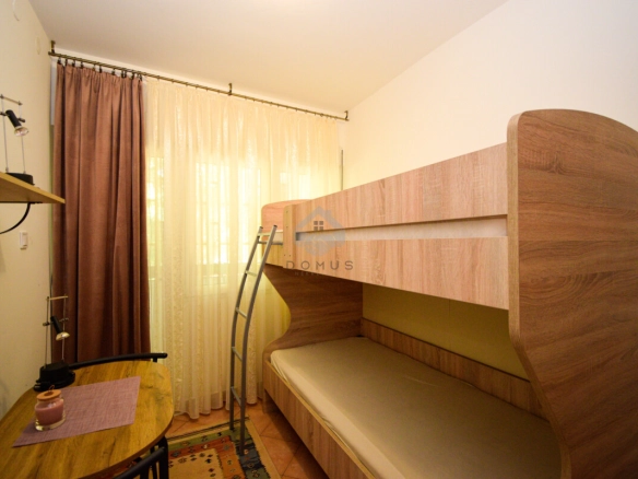 Dvosoban namješten stan 77 m², Tuški Put – Podgorica