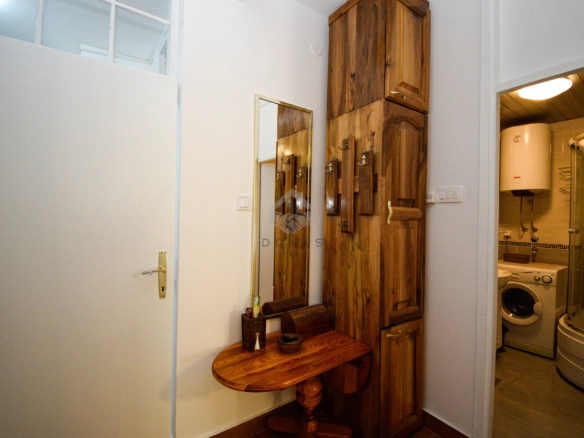 Dvosoban namješten stan 77 m², Tuški Put – Podgorica