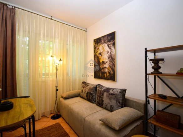 Dvosoban namješten stan 77 m², Tuški Put – Podgorica