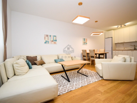 Dvosoban stan 75 m² + garaža