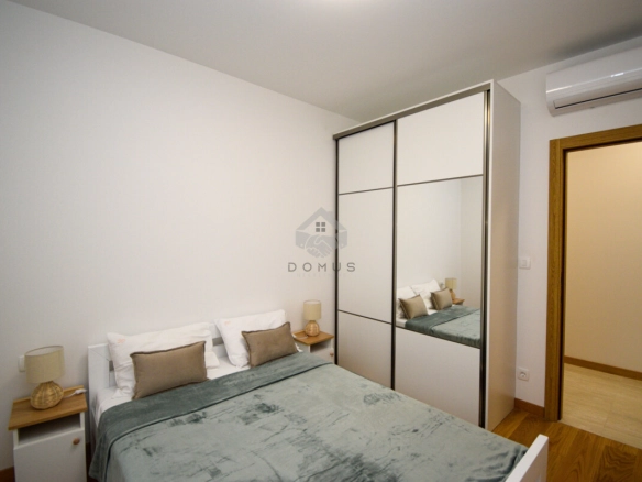 Dvosoban stan 75 m² + garaža, New City – Podgorica