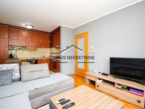 Jednosoban namješten stan 45 m², Krivi Most – Podgorica