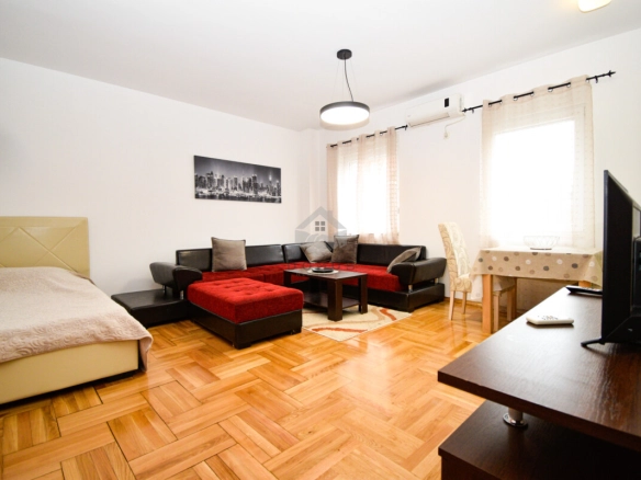 Namještena garsonjera 36 m² + garaža