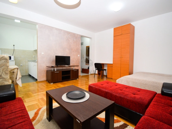 Namještena garsonjera 36 m² + garaža, Momišići – Podgorica