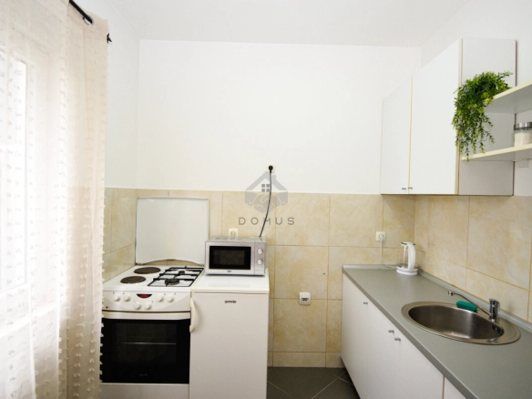 Namještena garsonjera 36 m² + garaža, Momišići – Podgorica