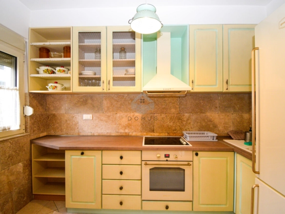 Dvosoban stan 100 m² + parking, Gorica C – Podgorica
