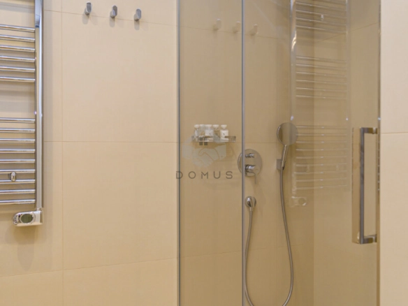 Dvosoban luksuzan stan 171 m² sa pogledom na more, Dukley Gardens – Budva