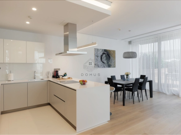 Trosoban luksuzan stan 214 m² sa pogledom na more, Dukley Gardens – Budva