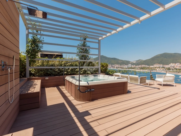 Trosoban luksuzan stan 257 m² + terasa 200 m² sa pogledom na more, Dukley Gardens – Budva