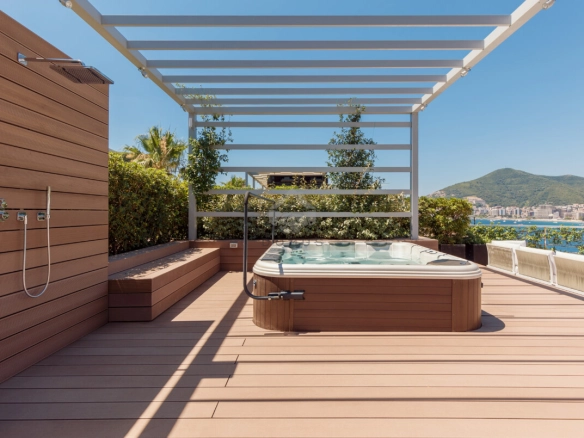 Trosoban luksuzan stan 257 m² + terasa 200 m² sa pogledom na more, Dukley Gardens – Budva
