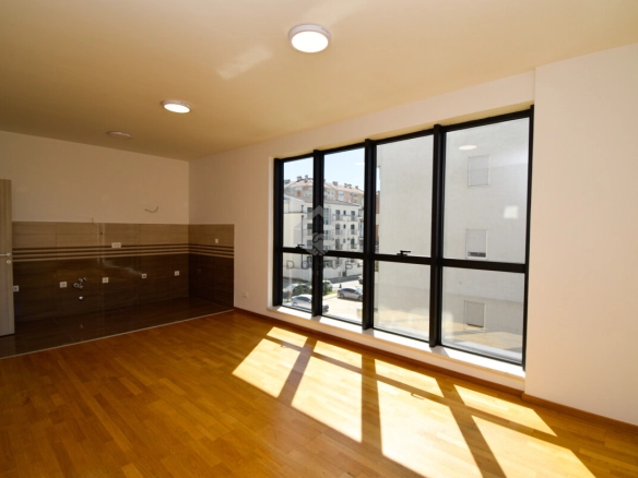 Dvosoban stan 74 m², Stari Aerodrom – Podgorica