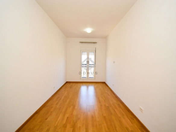 Dvosoban stan 74 m², Stari Aerodrom – Podgorica