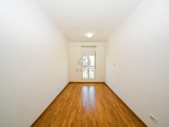 Dvosoban stan 74 m², Stari Aerodrom – Podgorica